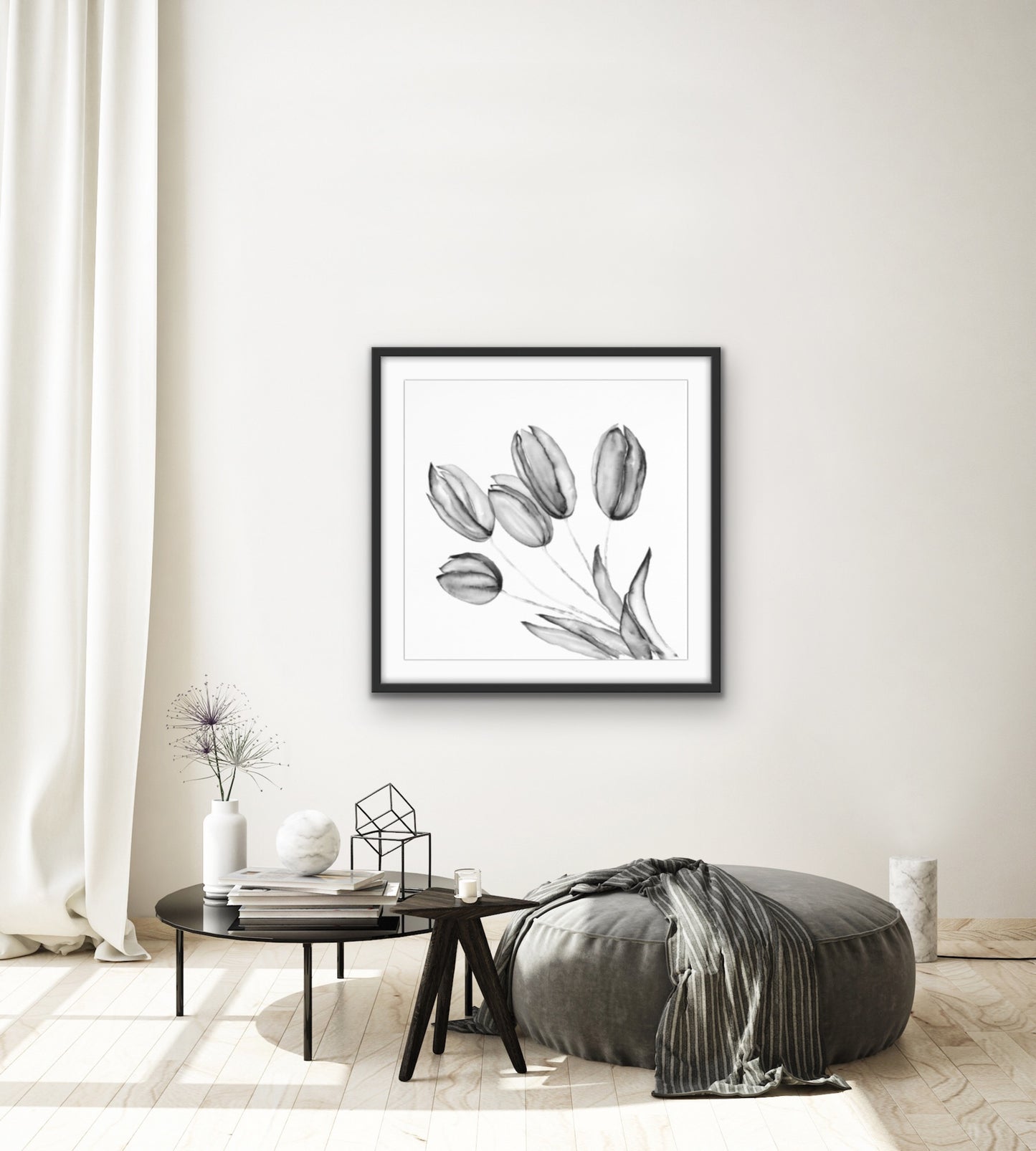 5 Tulips Black & White