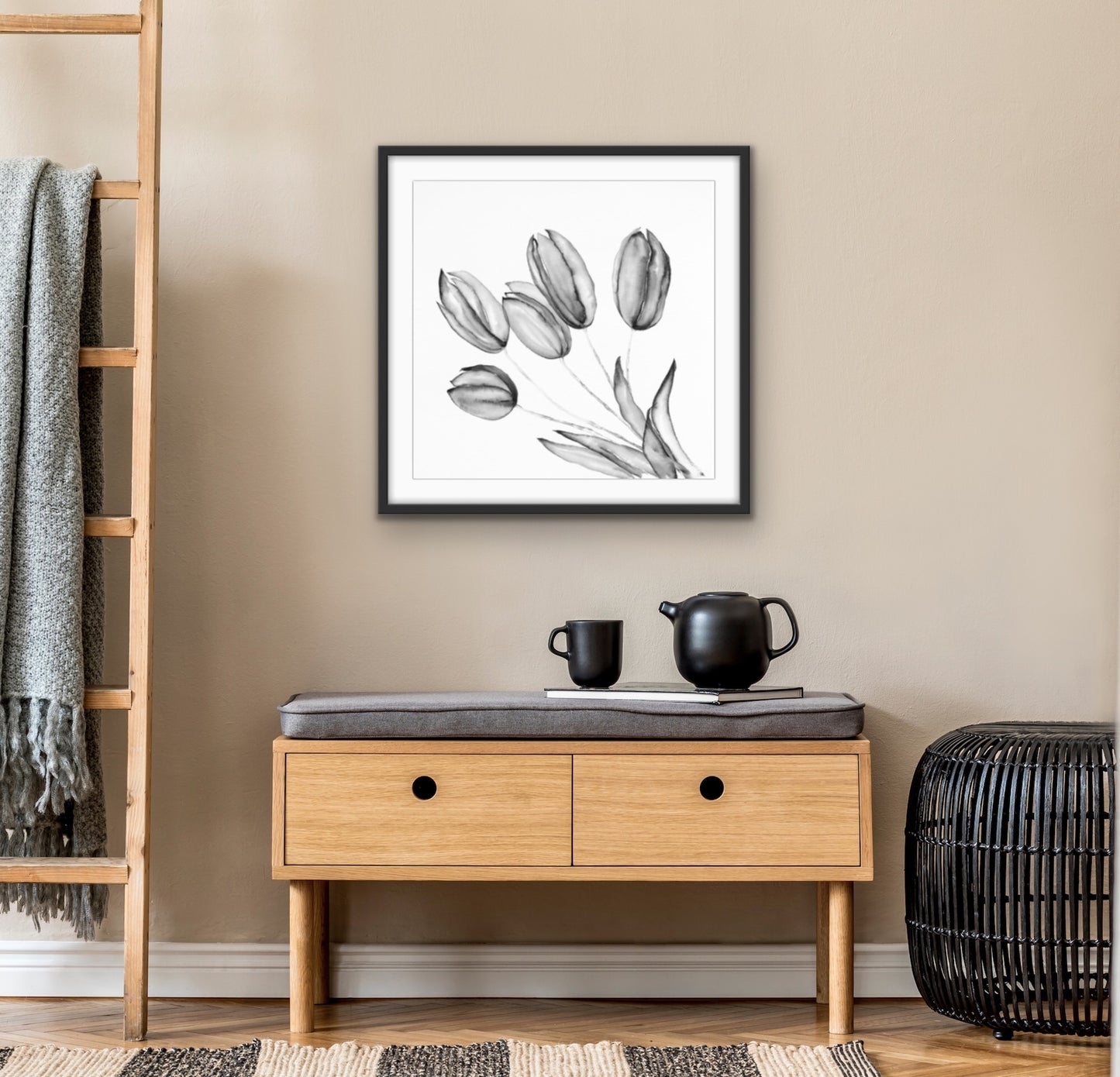 5 Tulips Black & White